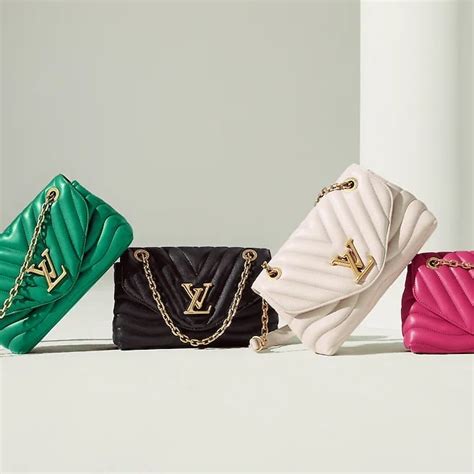 Louis Vuitton wave chain bag